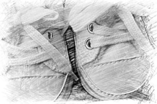 Entendiendo los primeros pasos de mi bebé. Cuándo y qué tipo de zapato comprar. Entendiendo los primeros pasos de mi bebé. Cuándo y qué tipo de zapato comprar.